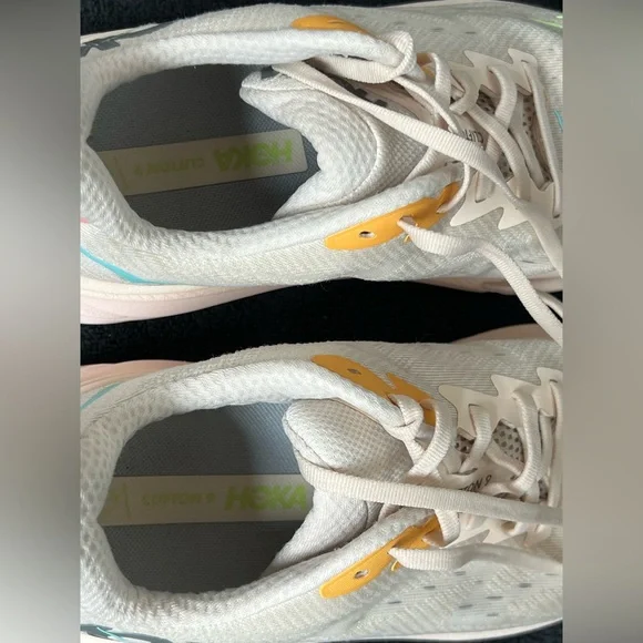 Hoka Women's Clifton 9 Lace Up Athletic Shoes Vanilla/Astral SIZE 10 D WIDE - Picture 10 of 12